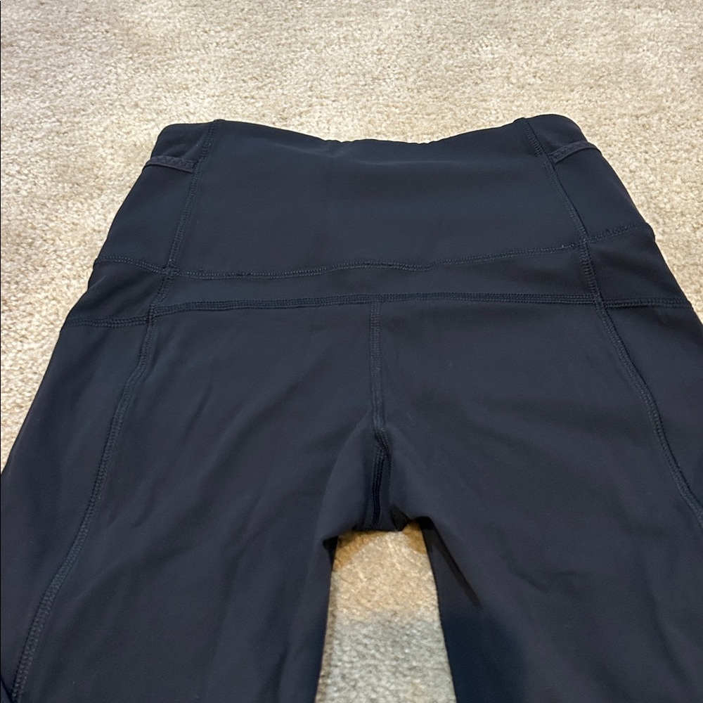Lululemon boot cut black leggings.  Size 4. - Picture 5 of 6